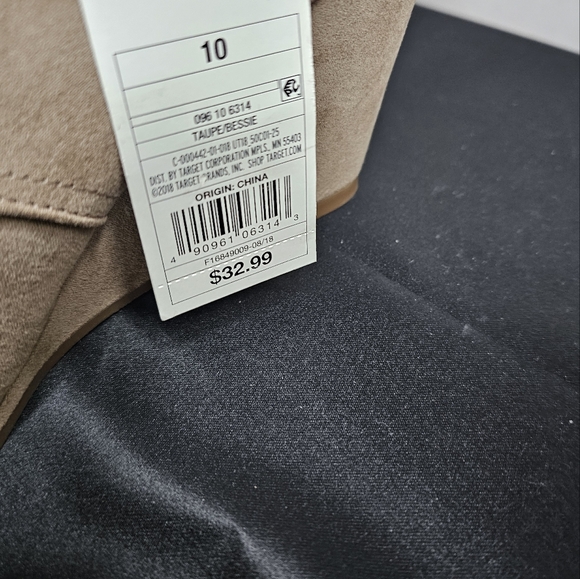 New Tan Ankle Shoes - Picture 3 of 8